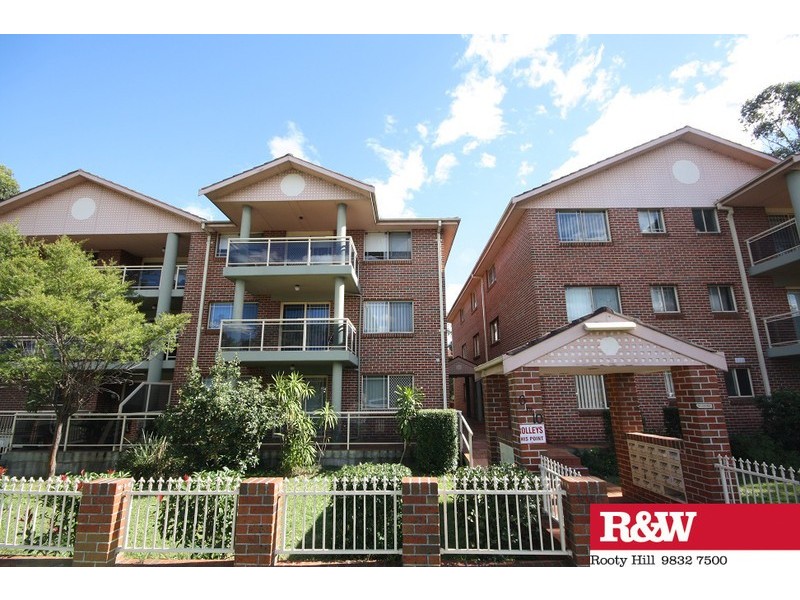 17/6-10 Sir Joseph Banks Street, Bankstown NSW 2200