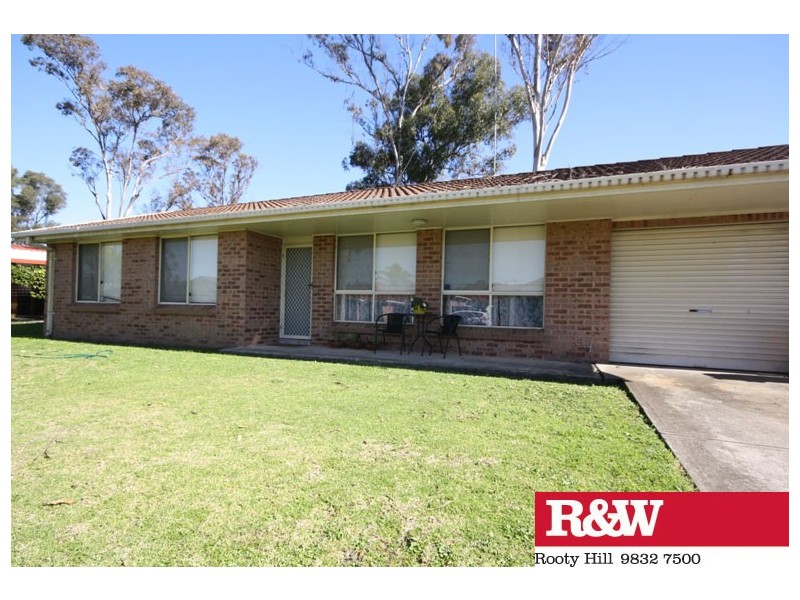 4 Magyar Place, Oakhurst NSW 2761