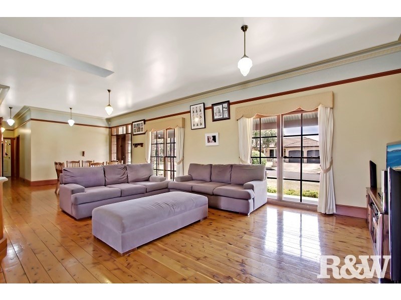 9 Everitt Crescent, Minchinbury NSW 2770