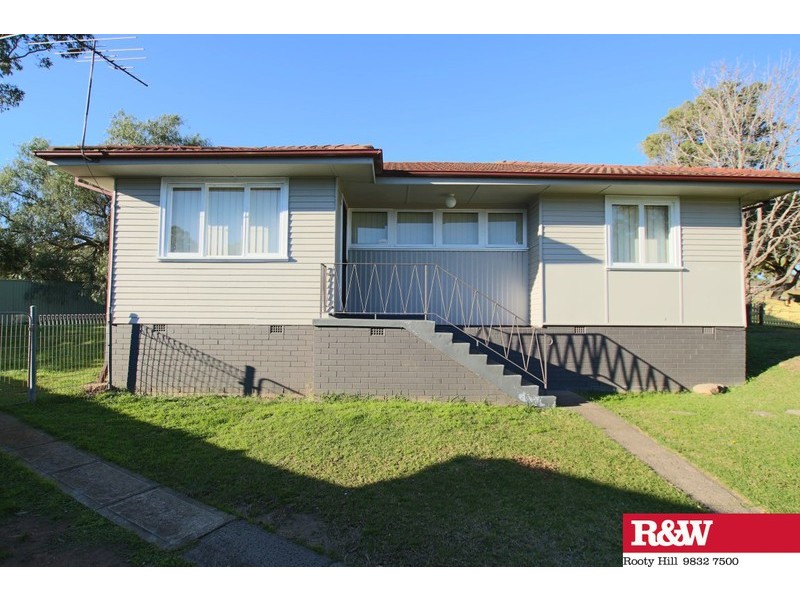 House 10 Mikkelson Avenue, Tregear NSW 2770