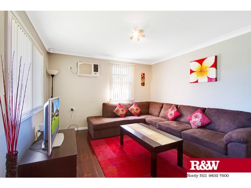 7 Luzon Place, Lethbridge Park NSW 2770
