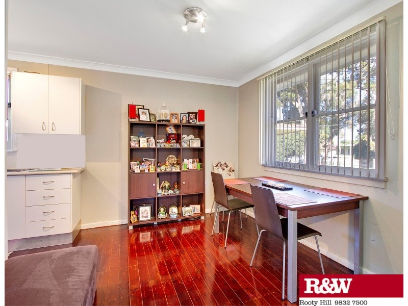 7 Luzon Place, Lethbridge Park NSW 2770
