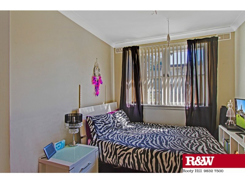7 Luzon Place, Lethbridge Park NSW 2770