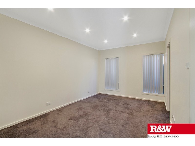 No. 7  Darug Avenue, Glenmore Park NSW 2745
