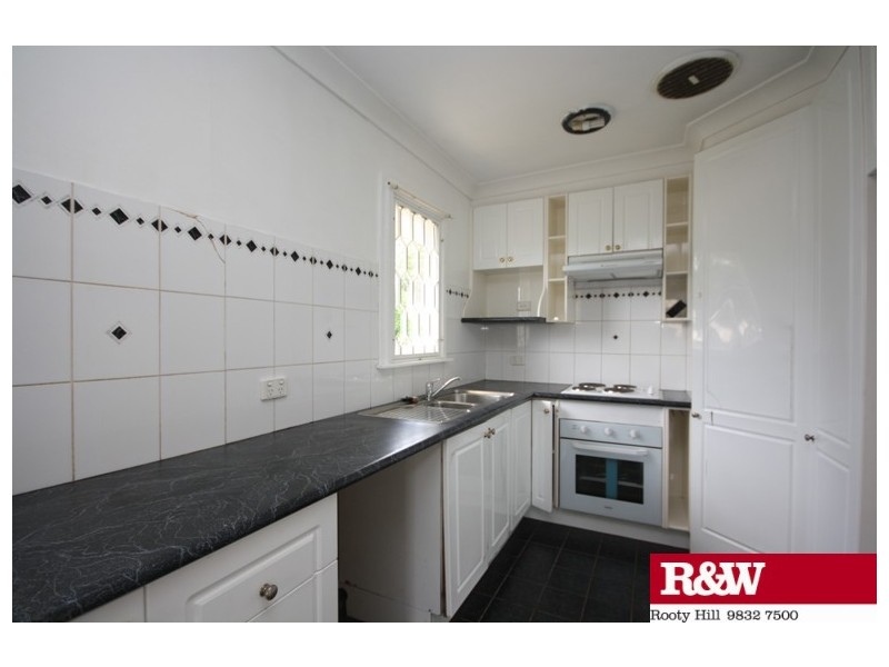 33 Melanesia Avenue, Lethbridge Park NSW 2770