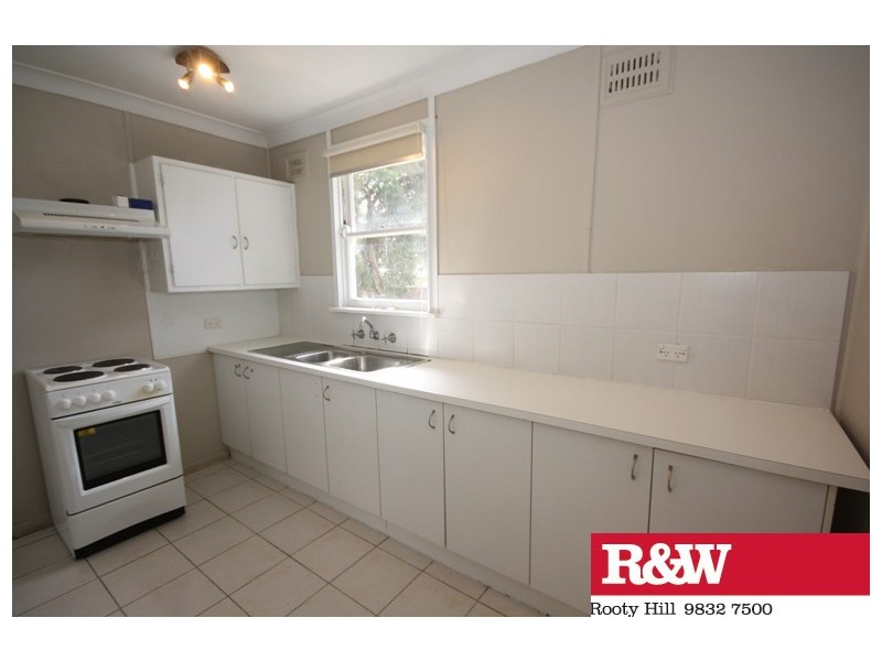 39 Lingayen Avenue, Lethbridge Park NSW 2770