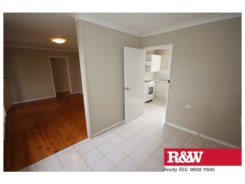 39 Lingayen Avenue, Lethbridge Park NSW 2770