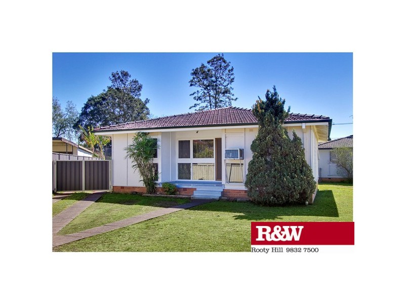 7 Mangariva Avenue, Lethbridge Park NSW 2770