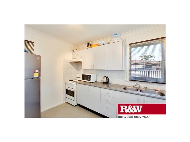 7 Mangariva Avenue, Lethbridge Park NSW 2770