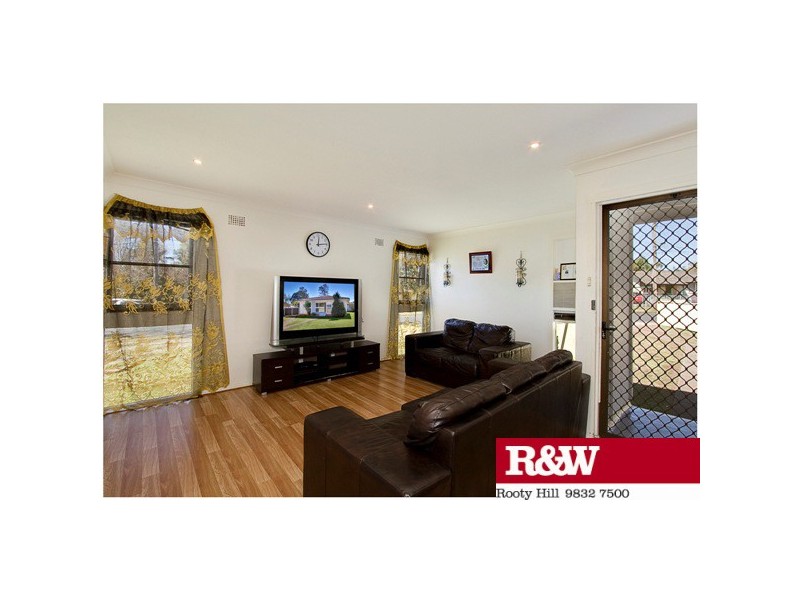 7 Mangariva Avenue, Lethbridge Park NSW 2770