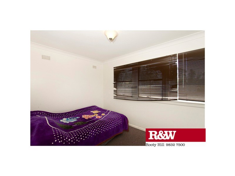 7 Mangariva Avenue, Lethbridge Park NSW 2770