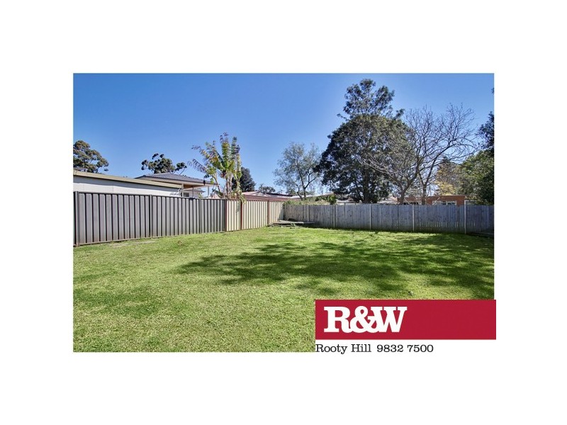 7 Mangariva Avenue, Lethbridge Park NSW 2770