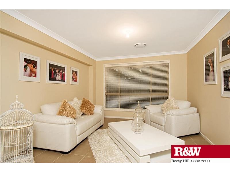 14 Chilton Avenue, Oakhurst NSW 2761