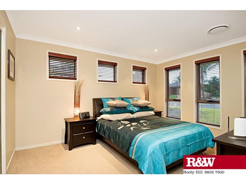 14 Chilton Avenue, Oakhurst NSW 2761