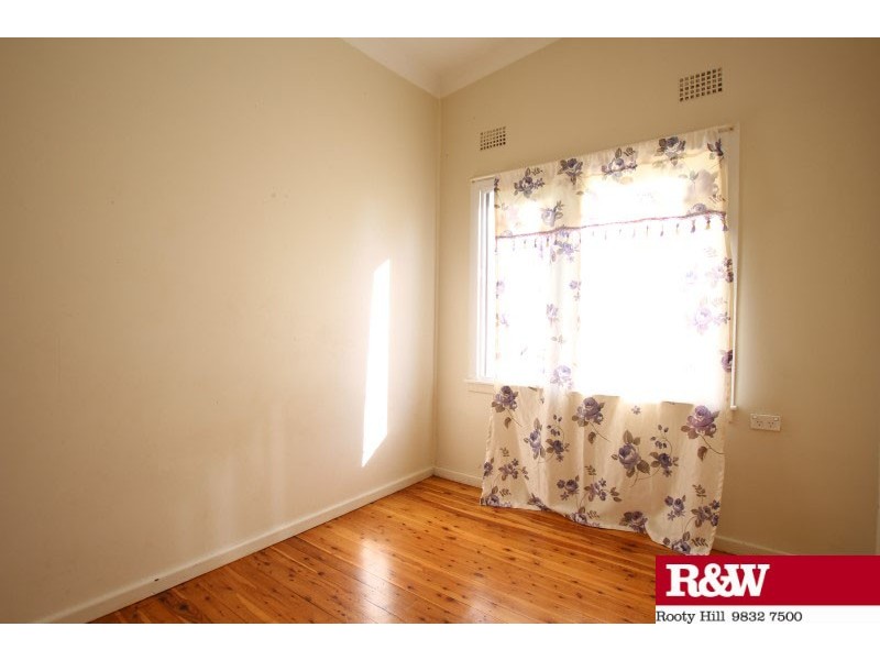 184 Woodstock Avenue, Whalan NSW 2770