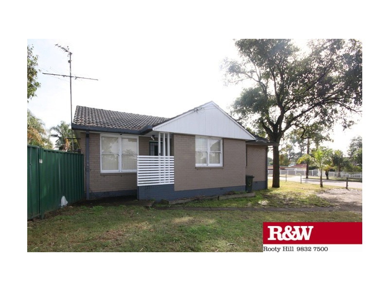 No 8 Waitaki Crescent, Lethbridge Park NSW 2770