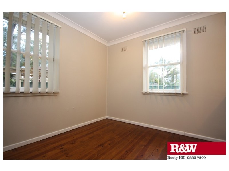 No 8 Waitaki Crescent, Lethbridge Park NSW 2770