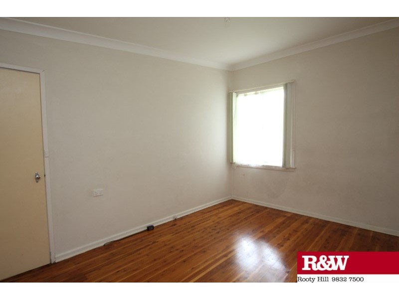 19 Wangaroa Avenue, Lethbridge Park NSW 2770