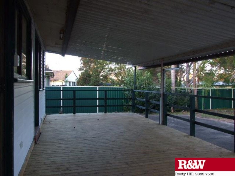 19 Wangaroa Avenue, Lethbridge Park NSW 2770