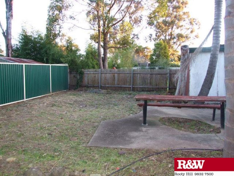 19 Wangaroa Avenue, Lethbridge Park NSW 2770