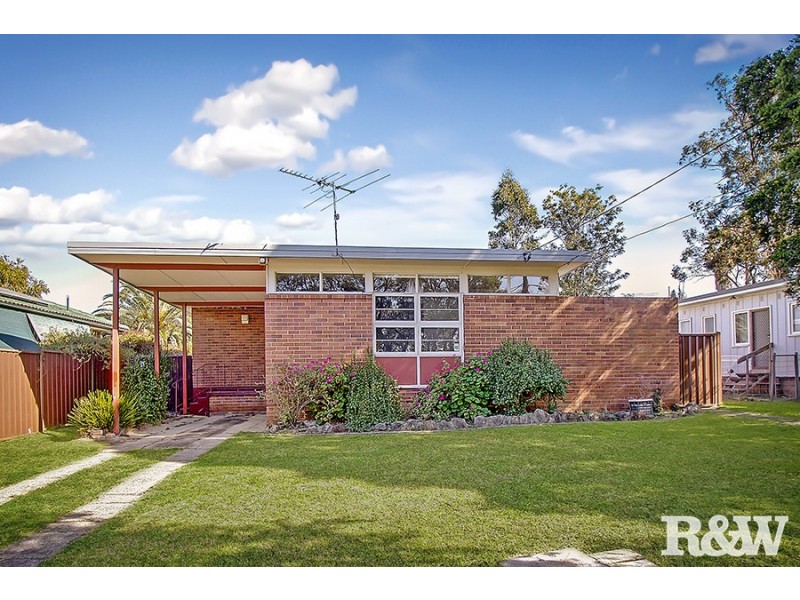 206 Woodstock Avenue, Whalan NSW 2770