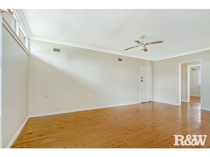 206 Woodstock Avenue, Whalan NSW 2770