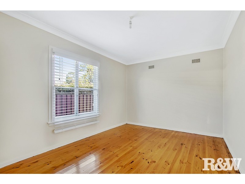 206 Woodstock Avenue, Whalan NSW 2770