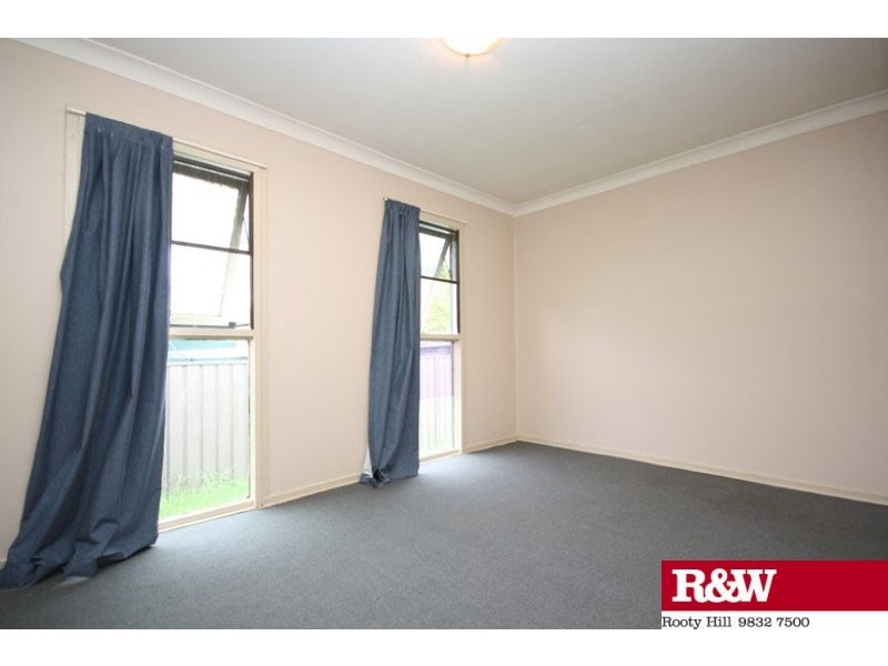 6 Pinang Avenue, Whalan NSW 2770