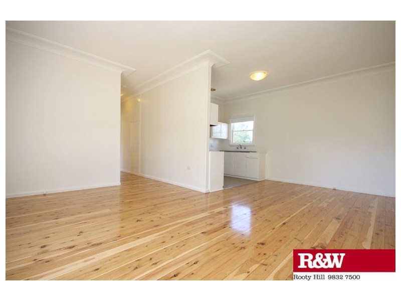 32 Woodview Road, Oxley Park NSW 2760