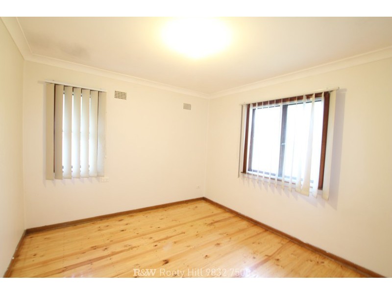 1 Mendana Street, Lethbridge Park NSW 2770