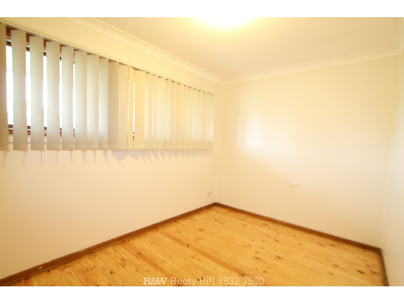 1 Mendana Street, Lethbridge Park NSW 2770