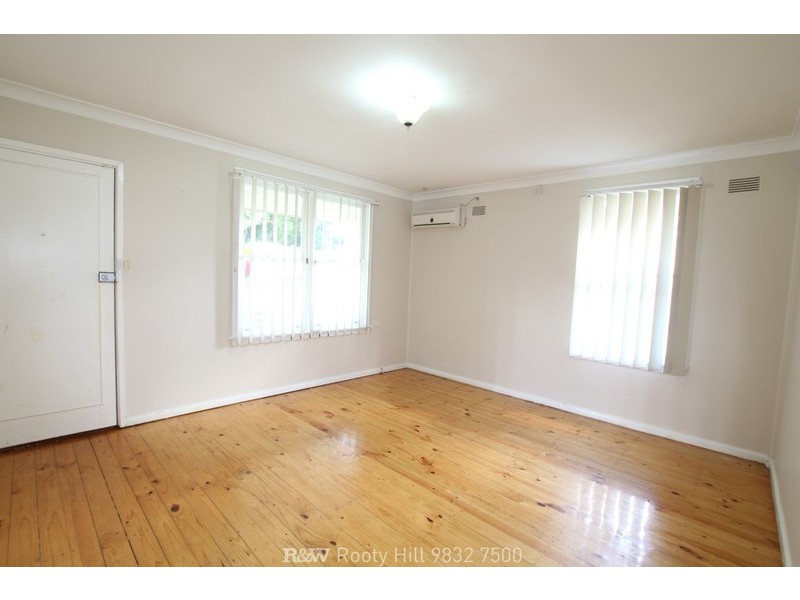 30 Luzon Avenue, Lethbridge Park NSW 2770