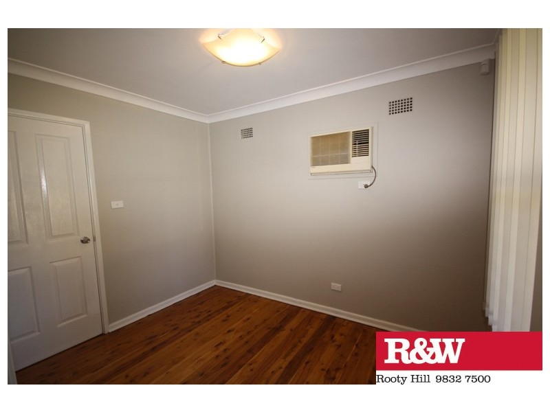 5 Lingayen Avenue, Lethbridge Park NSW 2770