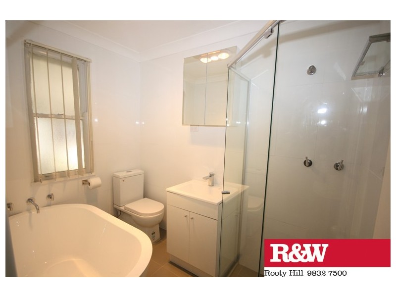 5 Lingayen Avenue, Lethbridge Park NSW 2770