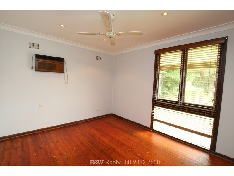18 Mackellar Road, Hebersham NSW 2770