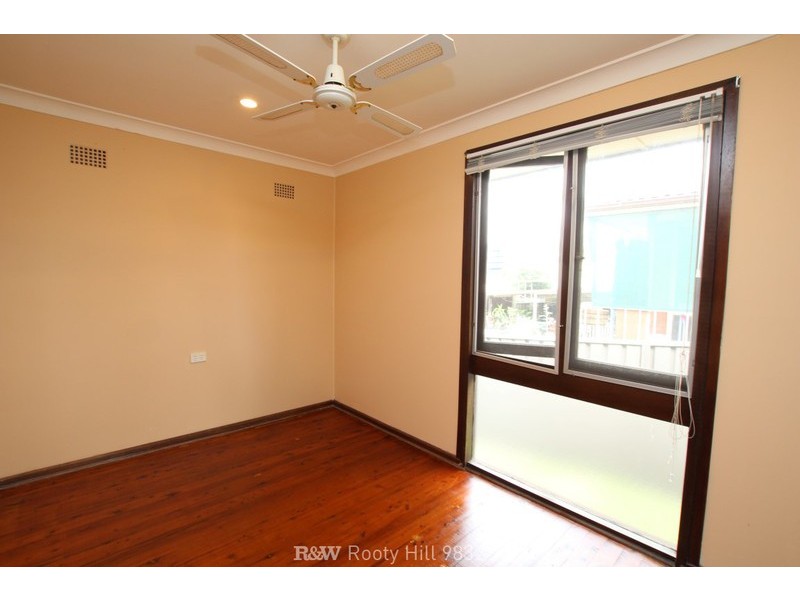 18 Mackellar Road, Hebersham NSW 2770