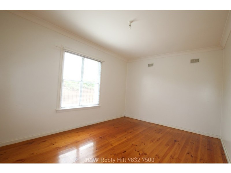 206 Woodstock Avenue, Whalan NSW 2770