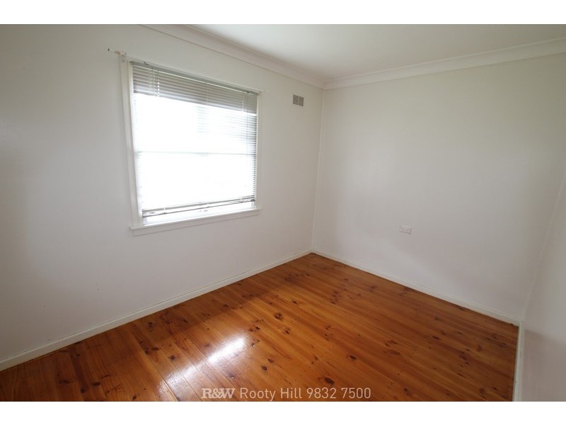 206 Woodstock Avenue, Whalan NSW 2770