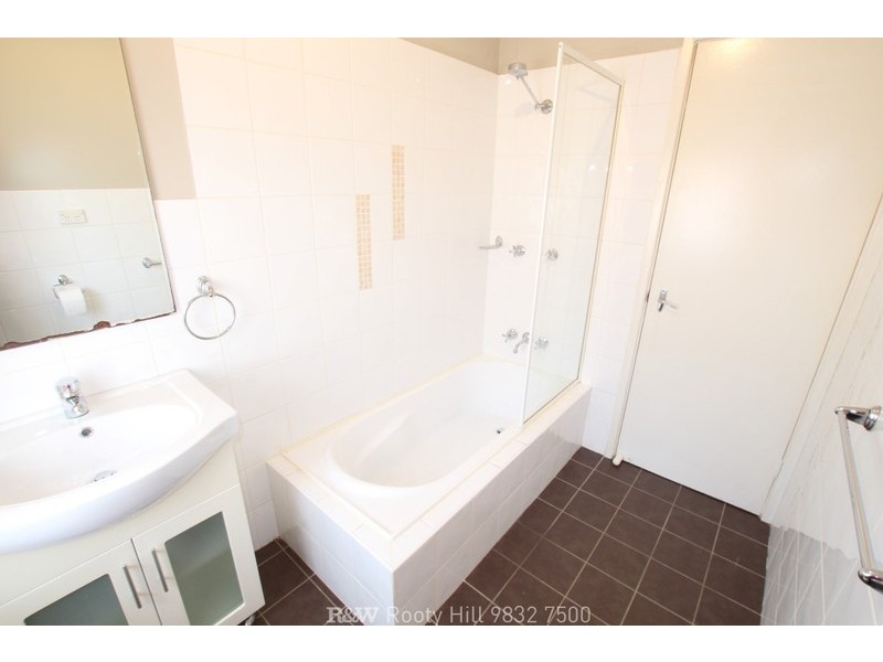 20 Melanesia Avenue, Lethbridge Park NSW 2770