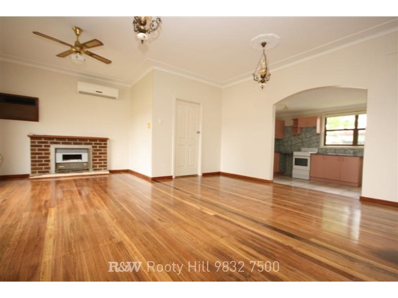 15 Stapleton Parade, St Marys NSW 2760