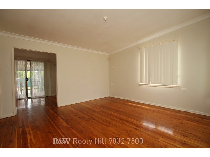 19 Wangaroa Crescent, Lethbridge Park NSW 2770