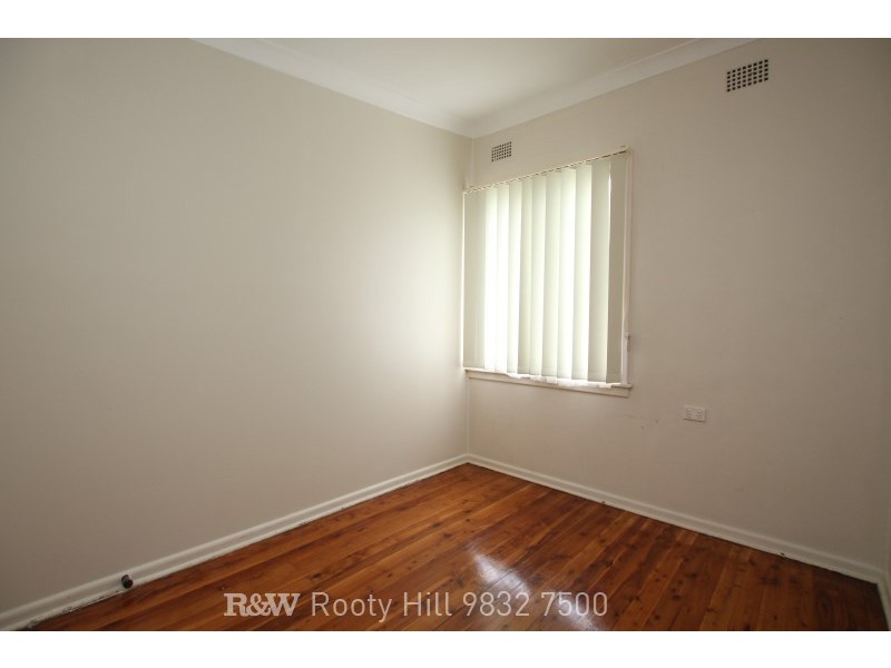 19 Wangaroa Crescent, Lethbridge Park NSW 2770