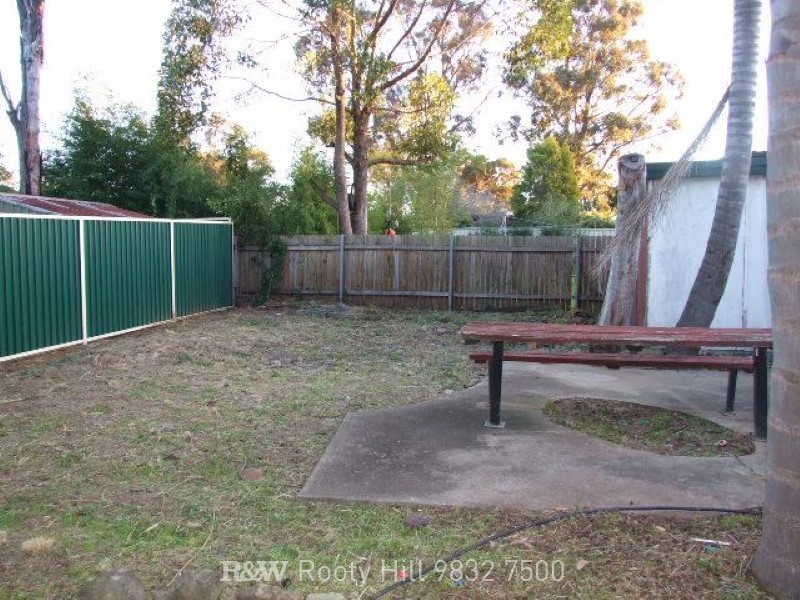 19 Wangaroa Crescent, Lethbridge Park NSW 2770