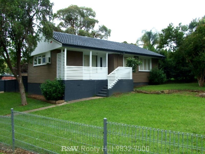 5 Kista Dan Avenue, Tregear NSW 2770