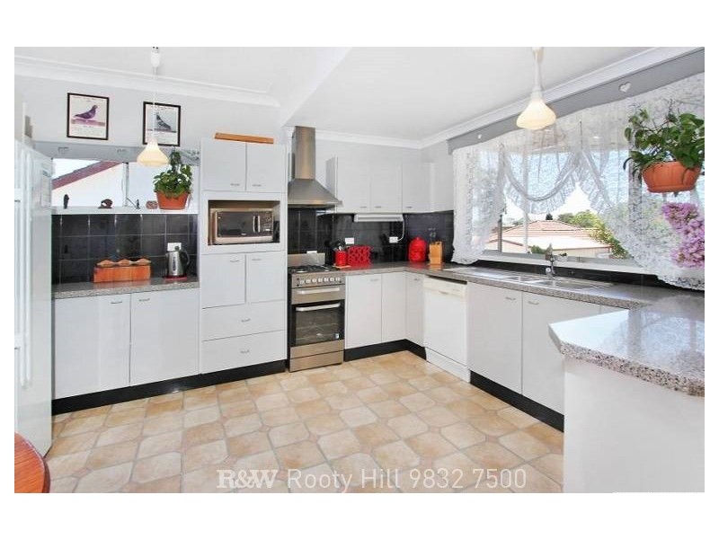 7 Dina Beth Avenue, Blacktown NSW 2148