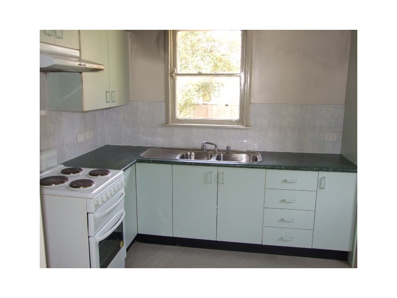 5 TONGA PLACE, Lethbridge Park NSW 2770