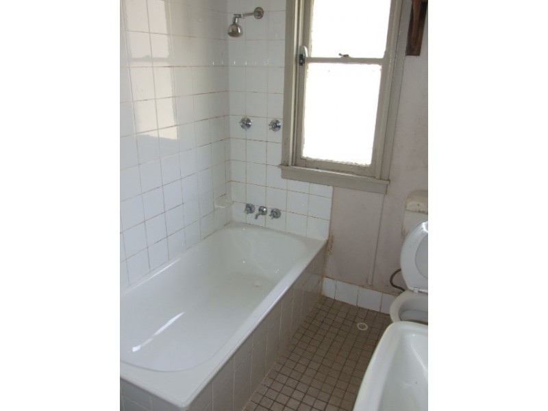 5 TONGA PLACE, Lethbridge Park NSW 2770
