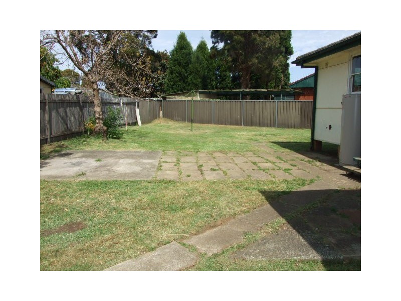 5 TONGA PLACE, Lethbridge Park NSW 2770