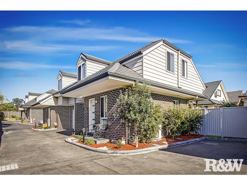 2/10 Brisbane Street, Oxley Park NSW 2760