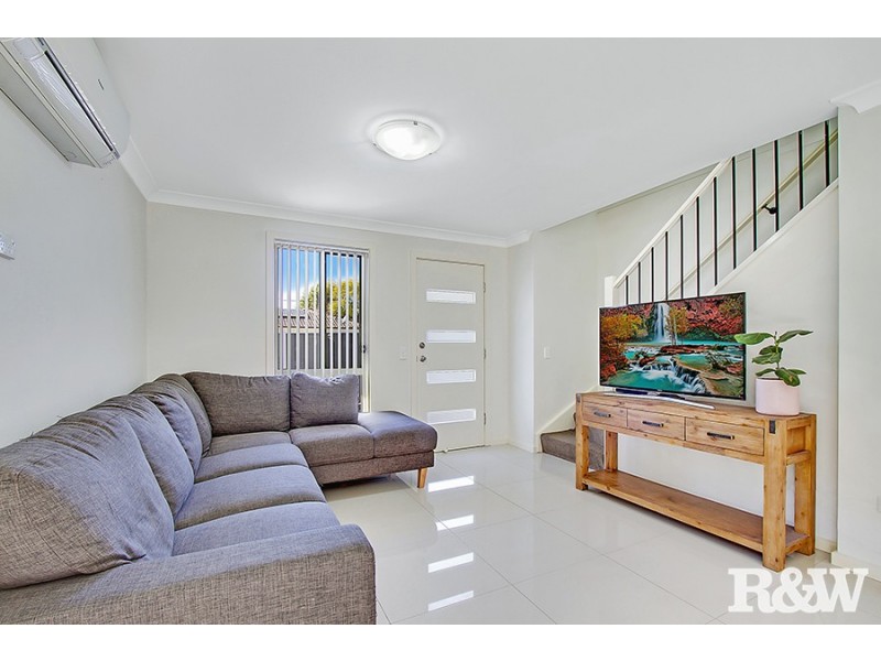 2/10 Brisbane Street, Oxley Park NSW 2760